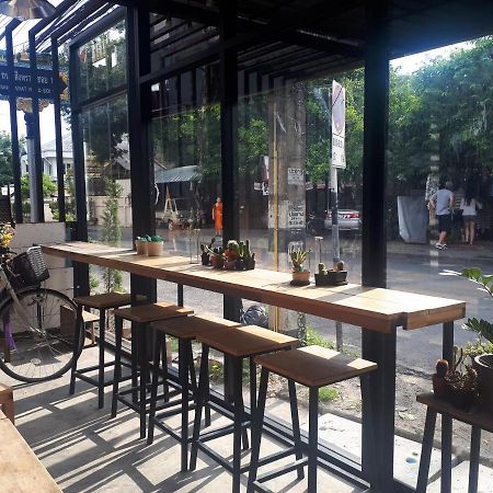 Sleep With You - Hatch Co-Living And Co-Working Space Чіангмай Екстер'єр фото