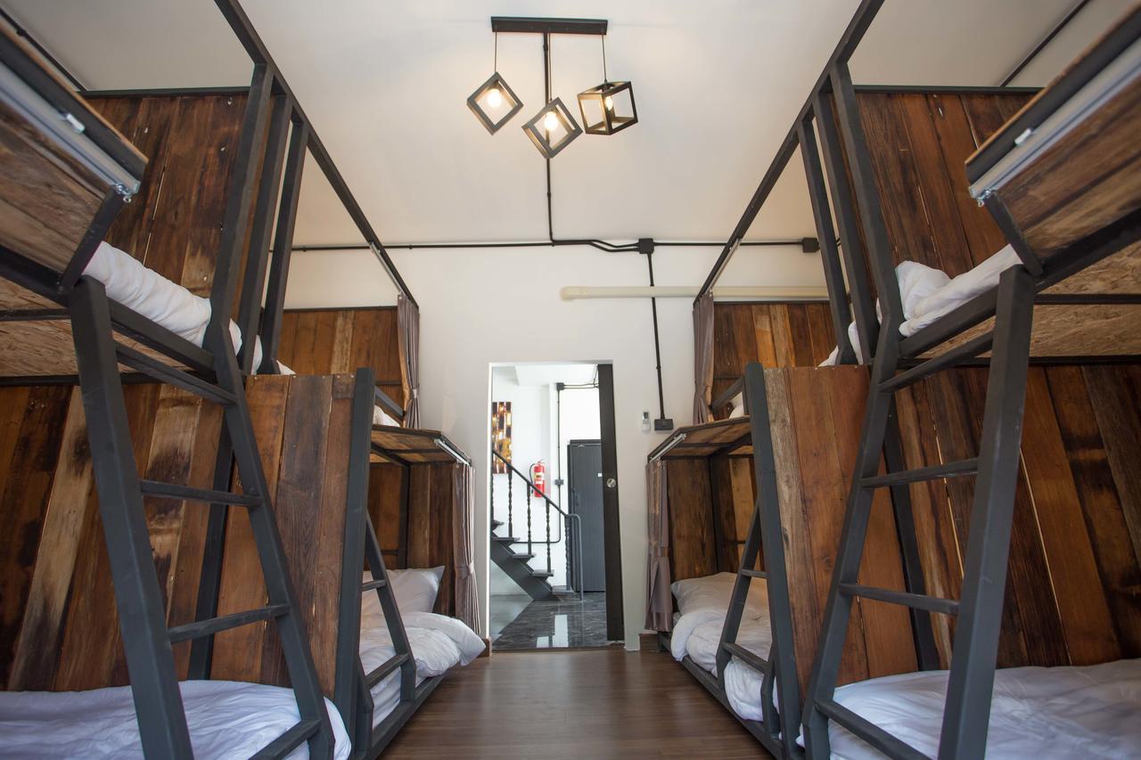 Sleep With You - Hatch Co-Living And Co-Working Space Чіангмай Екстер'єр фото
