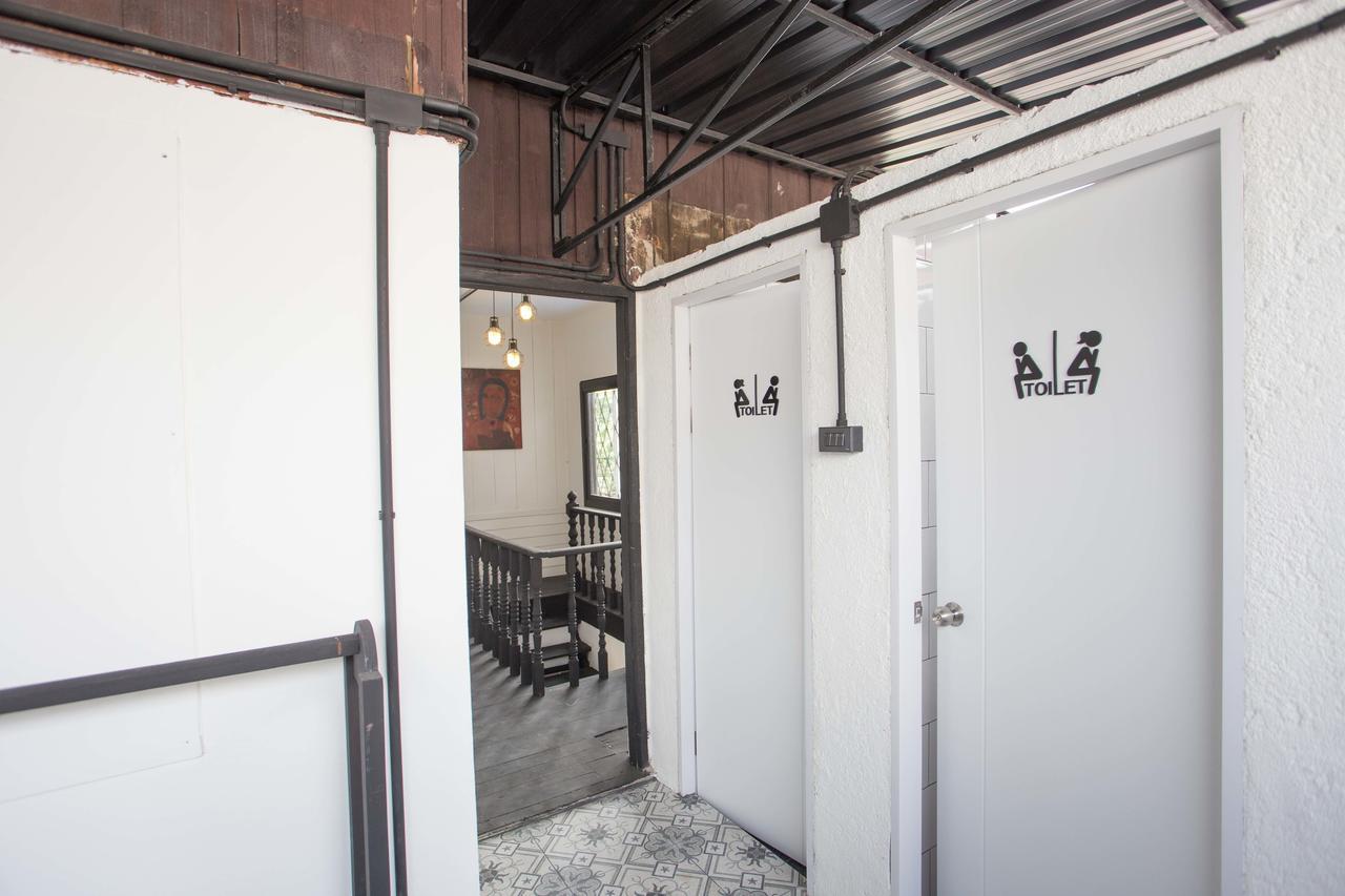 Sleep With You - Hatch Co-Living And Co-Working Space Чіангмай Екстер'єр фото