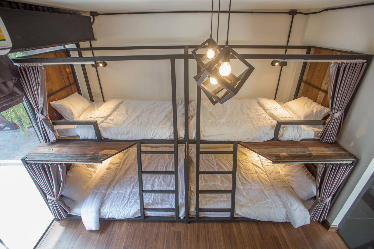 Sleep With You - Hatch Co-Living And Co-Working Space Чіангмай Екстер'єр фото