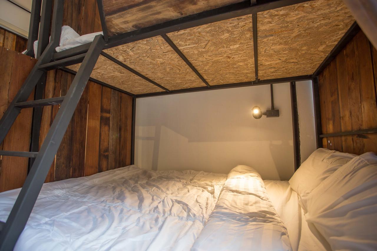 Sleep With You - Hatch Co-Living And Co-Working Space Чіангмай Екстер'єр фото