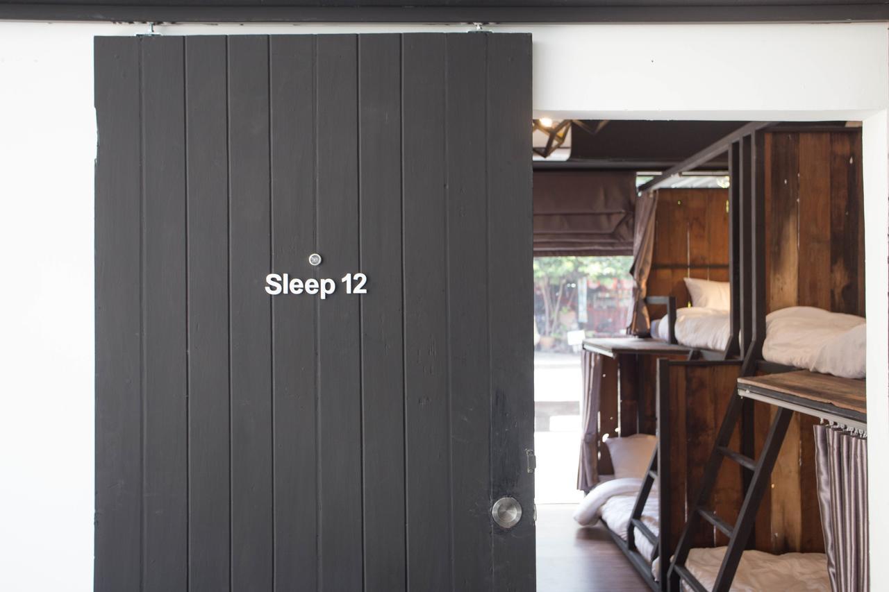 Sleep With You - Hatch Co-Living And Co-Working Space Чіангмай Екстер'єр фото