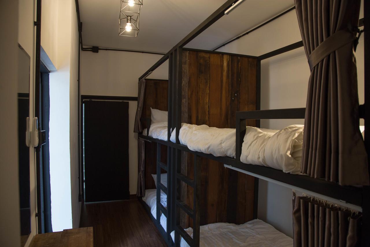 Sleep With You - Hatch Co-Living And Co-Working Space Чіангмай Екстер'єр фото
