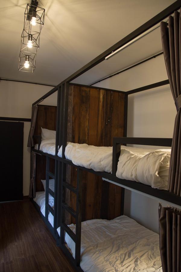 Sleep With You - Hatch Co-Living And Co-Working Space Чіангмай Екстер'єр фото