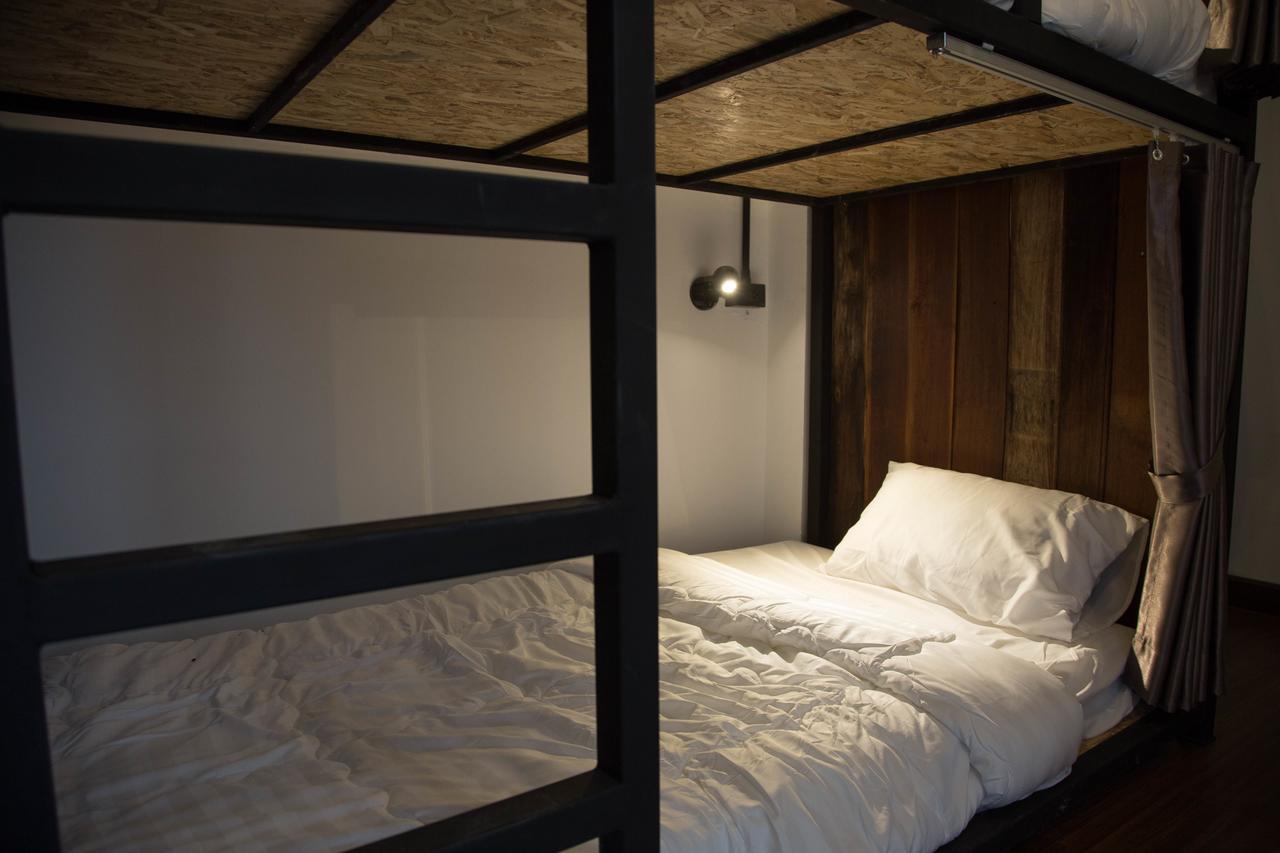 Sleep With You - Hatch Co-Living And Co-Working Space Чіангмай Екстер'єр фото